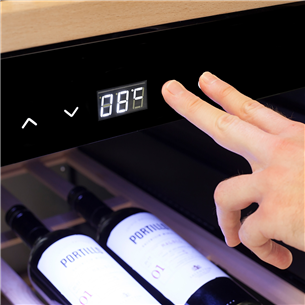 Caso WineExclusive 24 Smart, 24 buteliai, aukštis 88 cm, juodas - Gėrimų šaldytuvas