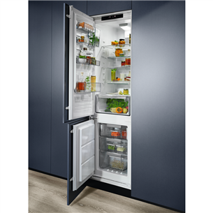 Electrolux 600, NoFrost, 276 L, height 189 cm - Built-in Refrigerator