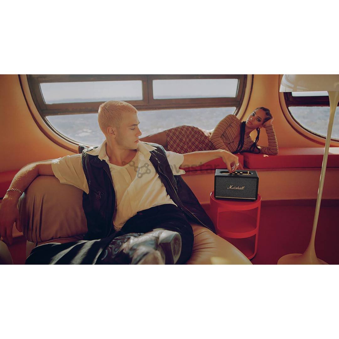 Marshall Acton III, juoda - Belaidė kolonėlė