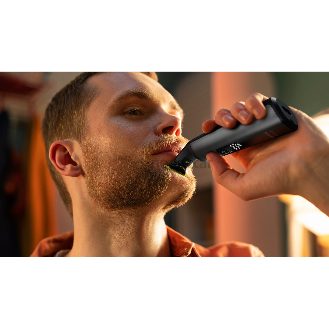 Philips OneBlade Pro 360 Veidui + kūnui, pilkas - Kūno ir barzdos skustuvas