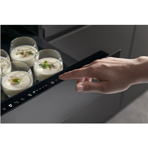 Hisense, juodas - Įmontuojamas pašildymo stalčius