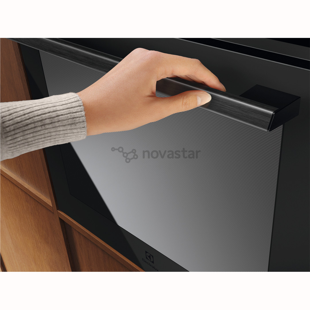 Electrolux 700 Series MealAssist with SteamCrisp, 72 л, пиролитическая очистка, матовый черный - Интегрируемый паровой духовой шкаф