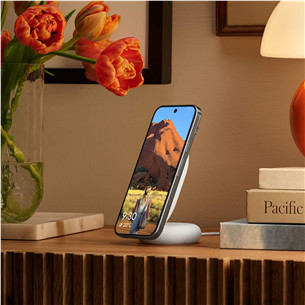 Google Pixel Pixelsnap Charger with Stand, Qi2, fog/snow - Wireless charger