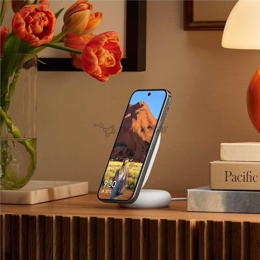 Google Pixel Pixelsnap Charger with Stand, Qi2, fog/snow - Wireless charger