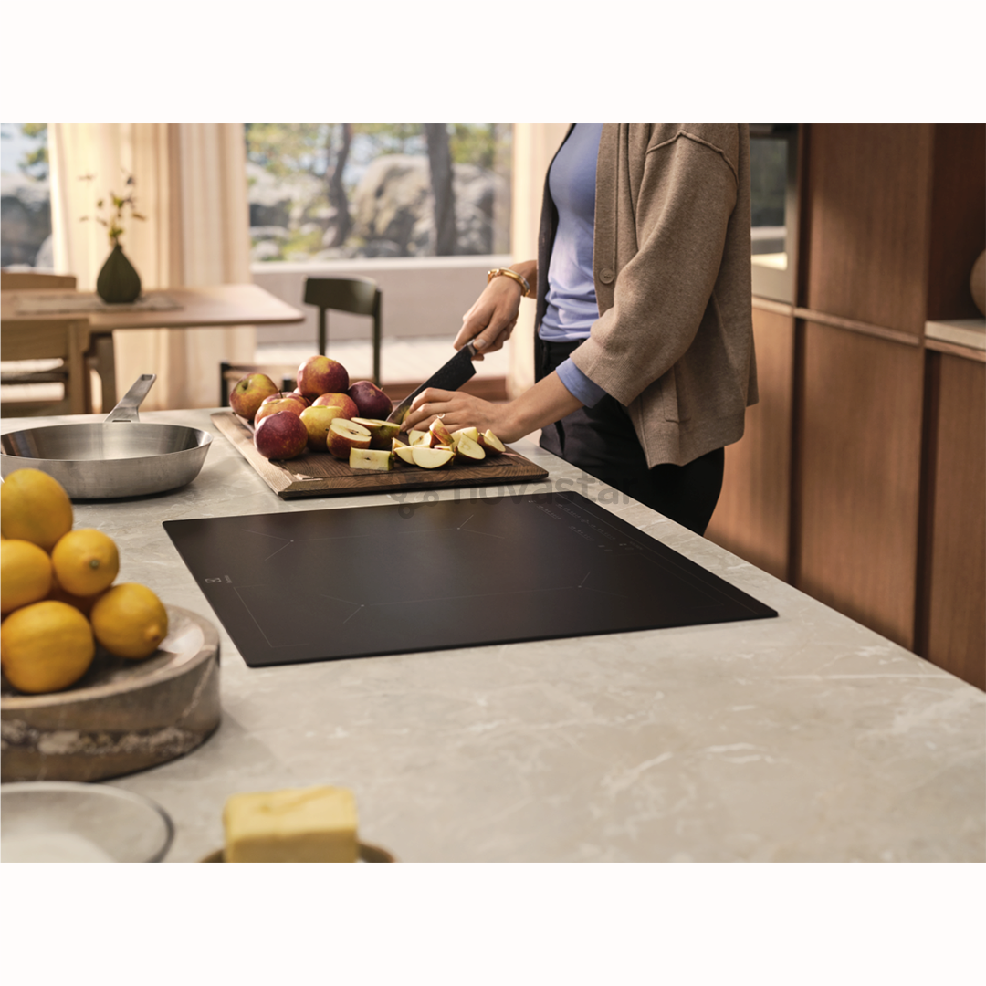 Electrolux 600 SaphirMatt SE® Bridge Hob2Hood, plotis 80 cm, juoda - Įmontuojama indukcinė kaitlentė