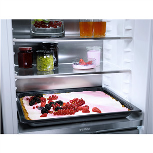 Miele NoFrost, 244 L, height 177 cm - Built-in Refrigerator