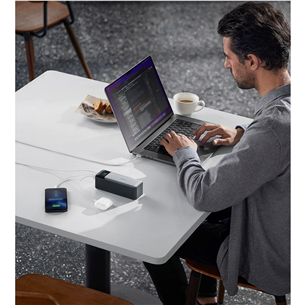 Anker 737 Power Bank, 140 W, 24000 mAh, juoda - Išorinė baterija