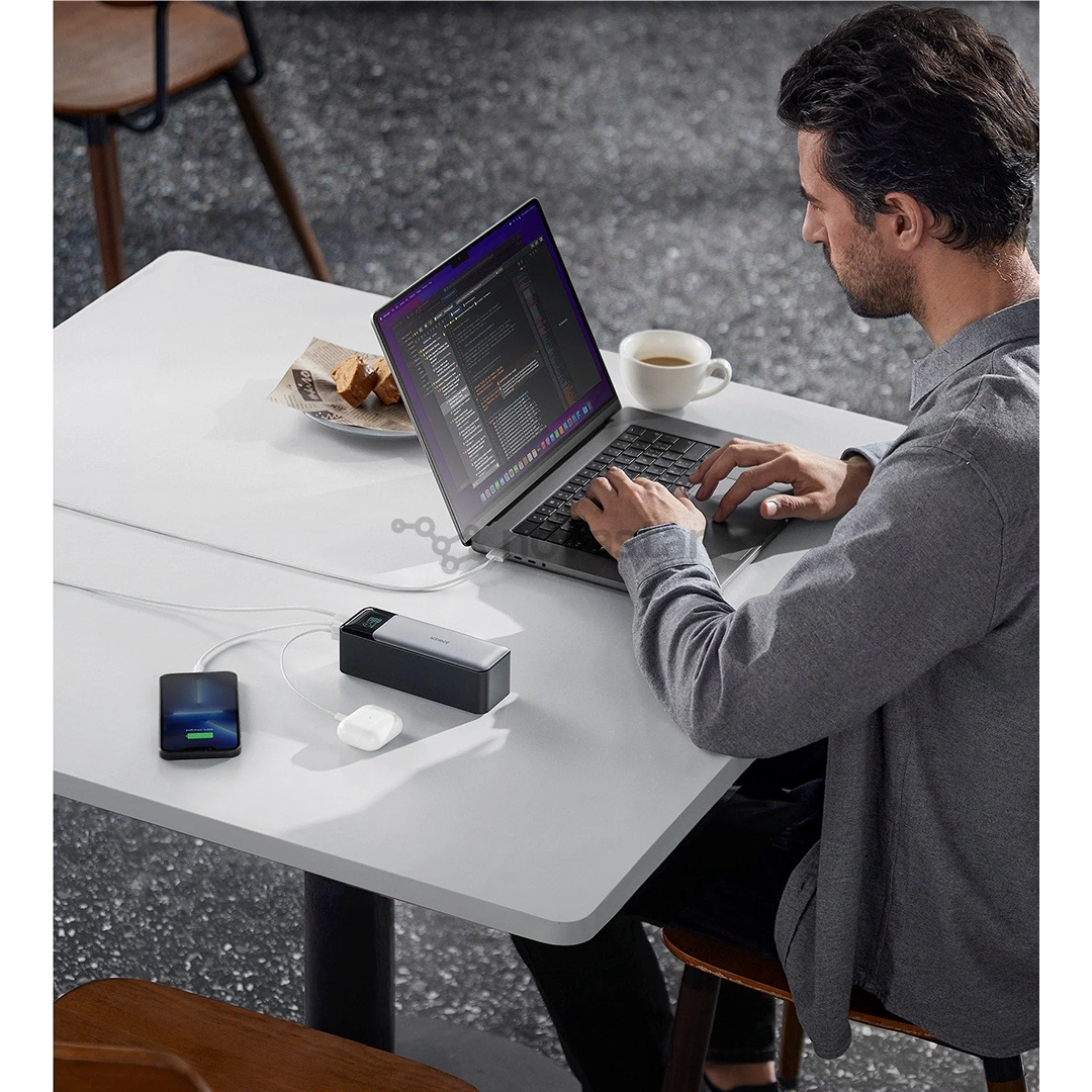 Anker 737 Power Bank, 140 W, 24000 mAh, juoda - Išorinė baterija